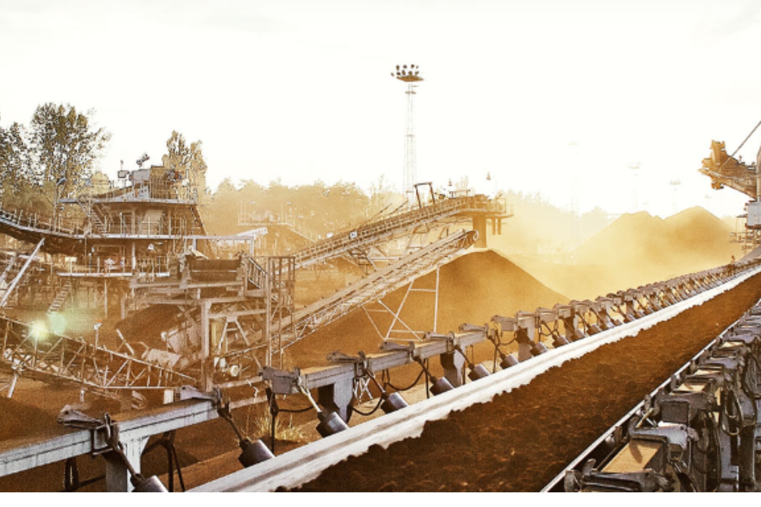 [Imagen de Planta Industrial de Alta Tecnología]